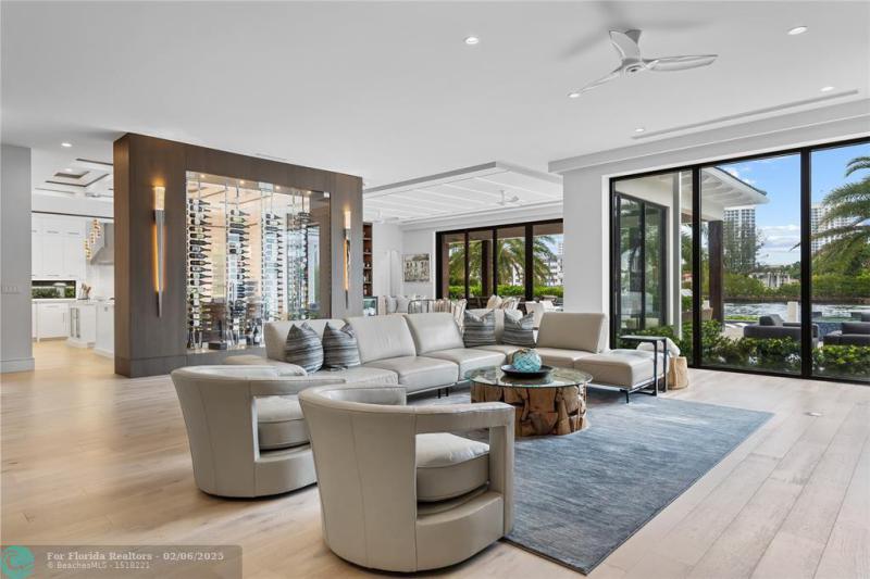 Single Family Homes Photo 7: 520 Intracoastal Drive  Fort Lauderdale,  FL 33304
