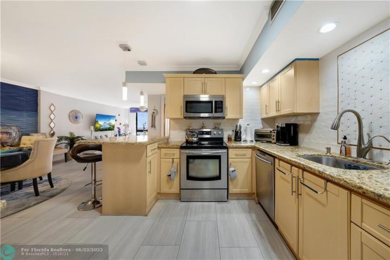  Condo & Townhome Photos