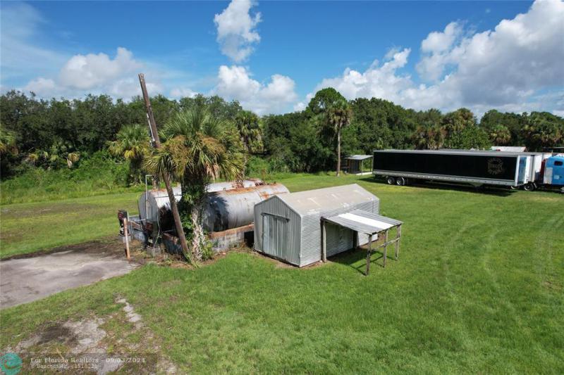  Commercial & Industrial Land Images 