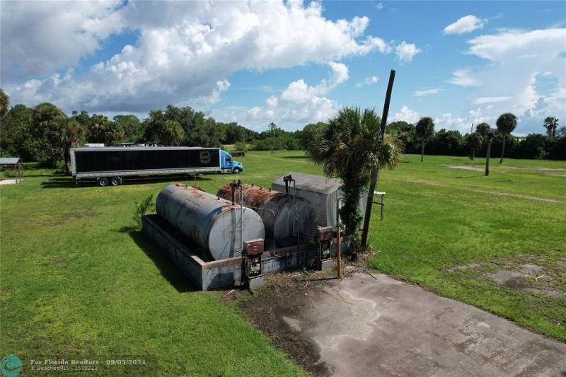  Commercial & Industrial Land Images 