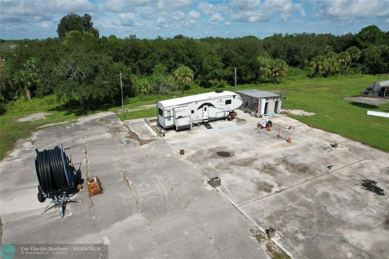  Commercial & Industrial Land Images 