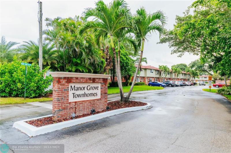  Condo & Townhome Photos