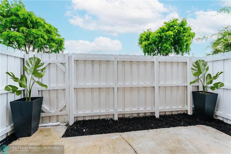  Condo & Townhome Photos