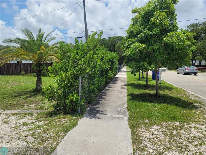  Commercial & Industrial Land Images 