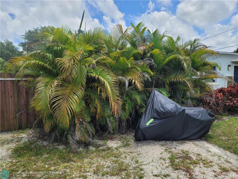  Commercial & Industrial Land Images 