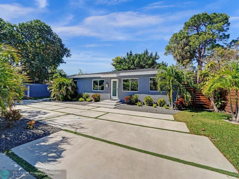 First Photo for Home For Sale at 1667 N Dixie Hwy Fort Lauderdale, FL. 33305