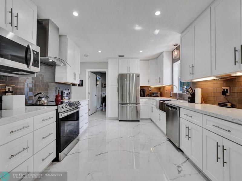  Single Family Homes Photo 10: 1667 N Dixie Hwy  Fort Lauderdale,  FL 33305