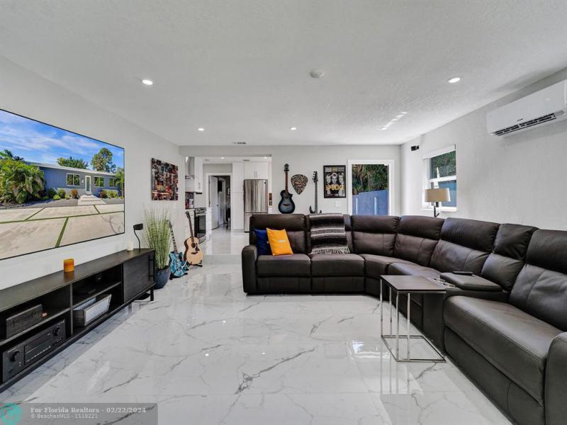  Single Family Homes Photo 16: 1667 N Dixie Hwy  Fort Lauderdale,  FL 33305