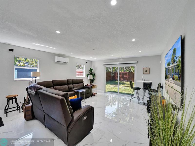  Single Family Homes Photo 17: 1667 N Dixie Hwy  Fort Lauderdale,  FL 33305