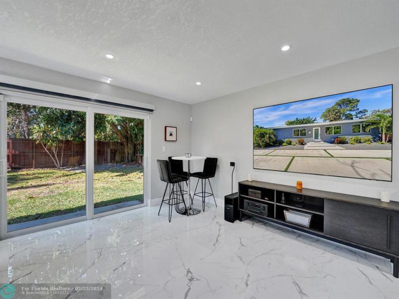  Single Family Homes Photo 19: 1667 N Dixie Hwy  Fort Lauderdale,  FL 33305