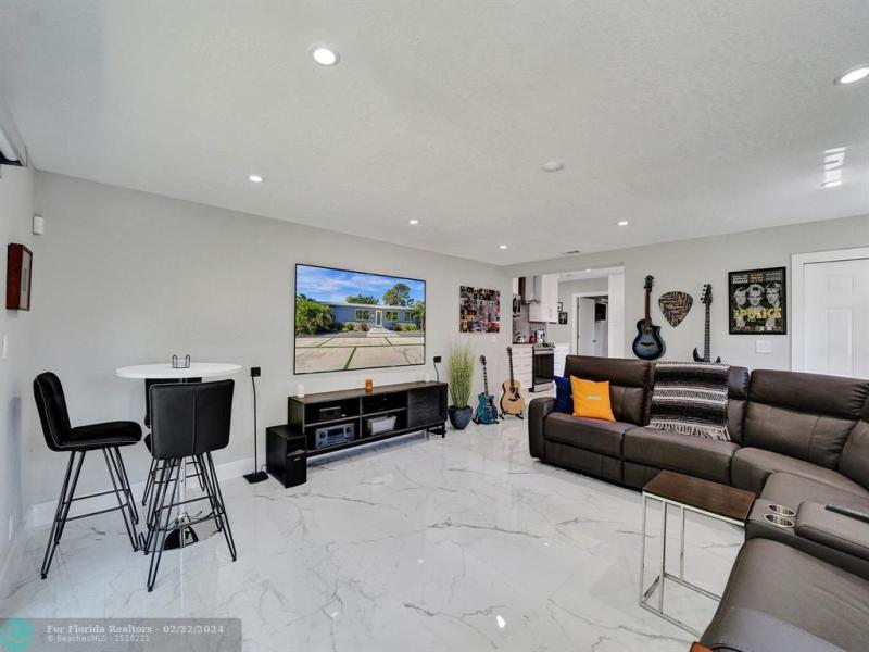  Single Family Homes Photo 21: 1667 N Dixie Hwy  Fort Lauderdale,  FL 33305
