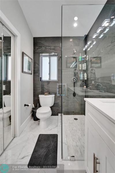  Single Family Homes Photo 24: 1667 N Dixie Hwy  Fort Lauderdale,  FL 33305