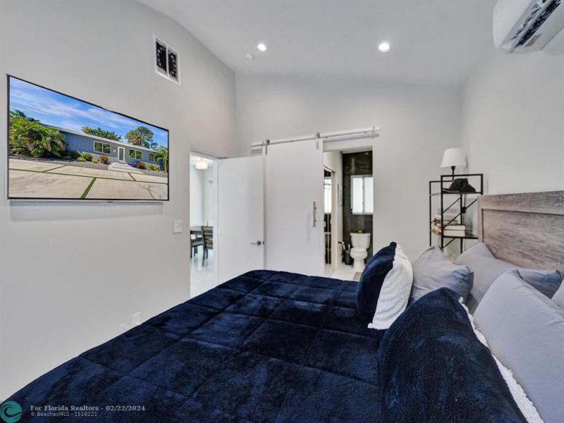  Single Family Homes Photo 28: 1667 N Dixie Hwy  Fort Lauderdale,  FL 33305