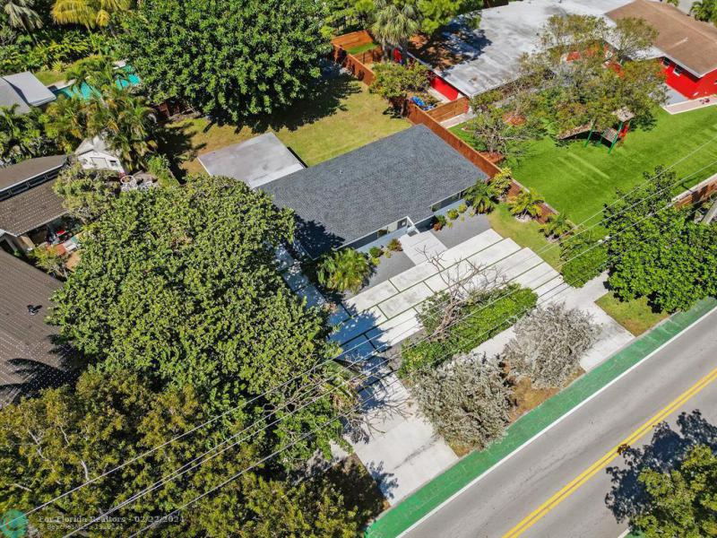  Single Family Homes Photo 3: 1667 N Dixie Hwy  Fort Lauderdale,  FL 33305