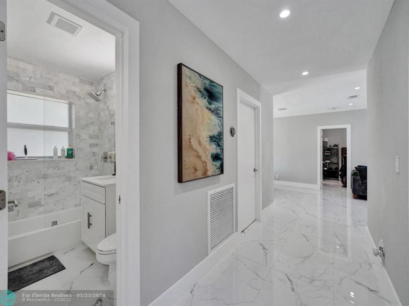  Single Family Homes Photo 38: 1667 N Dixie Hwy  Fort Lauderdale,  FL 33305