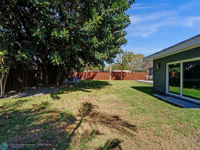  Single Family Homes Photo 43: 1667 N Dixie Hwy  Fort Lauderdale,  FL 33305