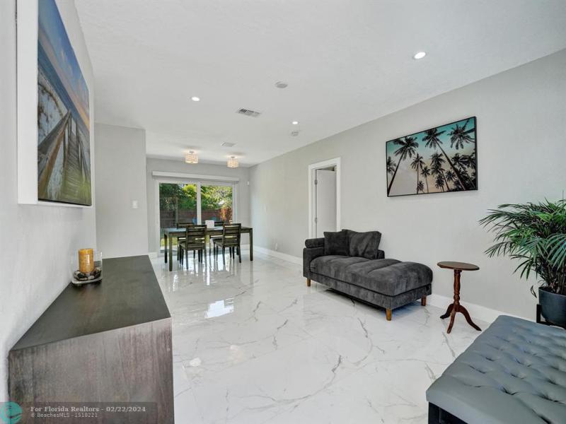  Single Family Homes Photo 5: 1667 N Dixie Hwy  Fort Lauderdale,  FL 33305