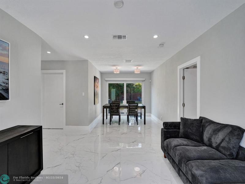  Single Family Homes Photo 74: 1667 N Dixie Hwy  Fort Lauderdale,  FL 33305