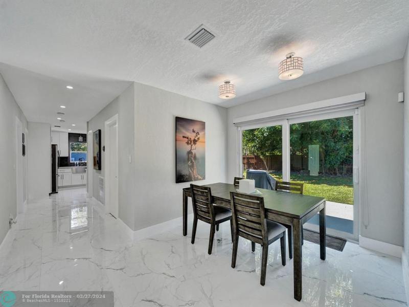  Single Family Homes Photo 8: 1667 N Dixie Hwy  Fort Lauderdale,  FL 33305