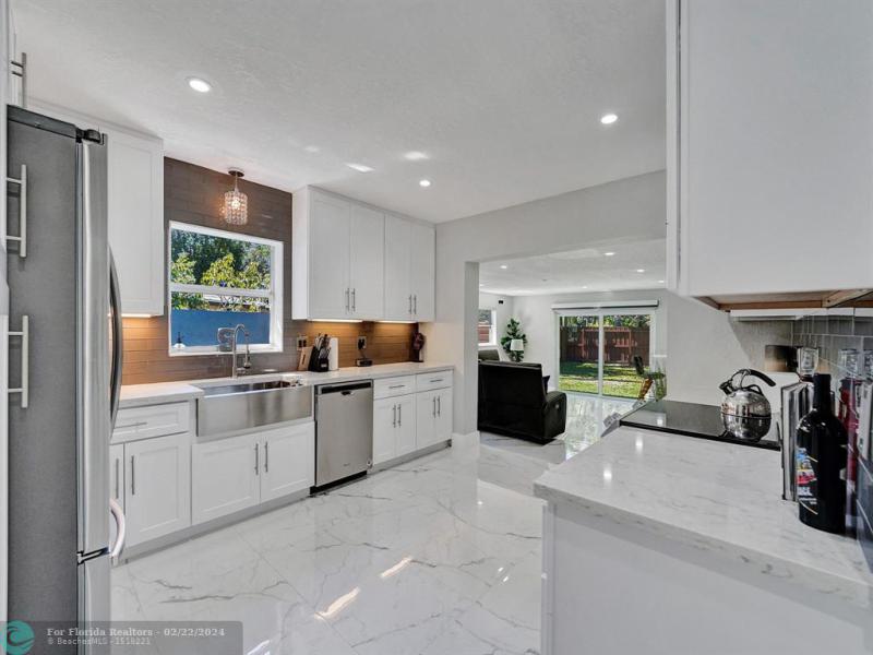  Single Family Homes Photo 81: 1667 N Dixie Hwy  Fort Lauderdale,  FL 33305