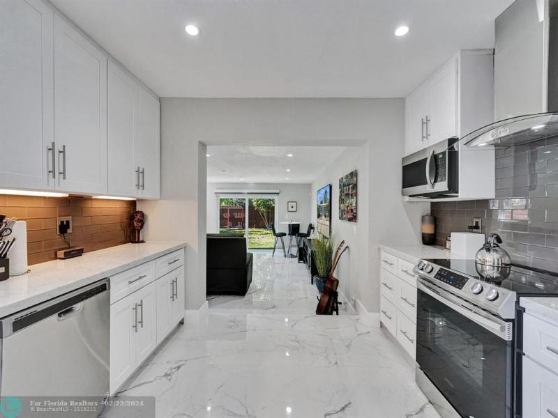  Single Family Homes Photo 82: 1667 N Dixie Hwy  Fort Lauderdale,  FL 33305