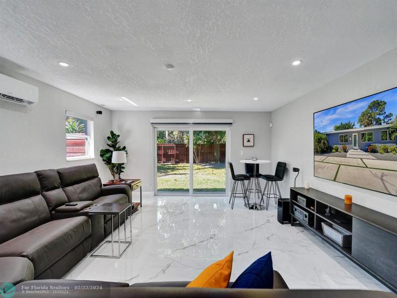  Single Family Homes Photo 84: 1667 N Dixie Hwy  Fort Lauderdale,  FL 33305