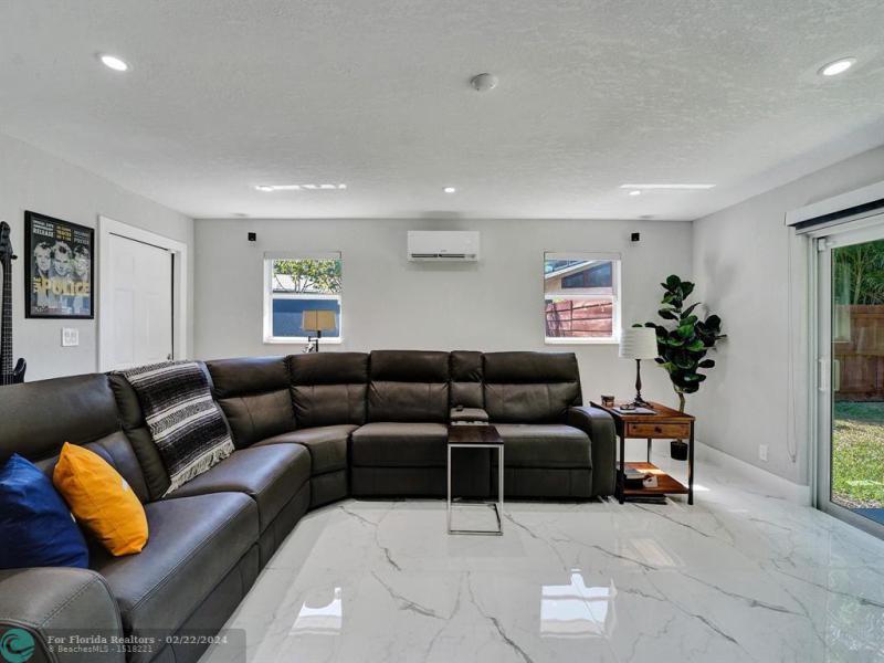  Single Family Homes Photo 87: 1667 N Dixie Hwy  Fort Lauderdale,  FL 33305