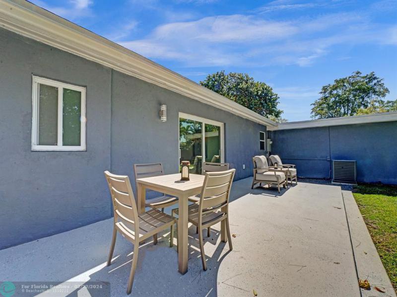  Single Family Homes Photo 89: 1667 N Dixie Hwy  Fort Lauderdale,  FL 33305