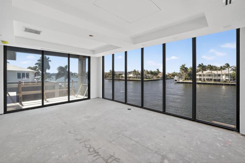  Single Family Homes Photo 11: 3025 NE 25th St  Fort Lauderdale,  FL 33305