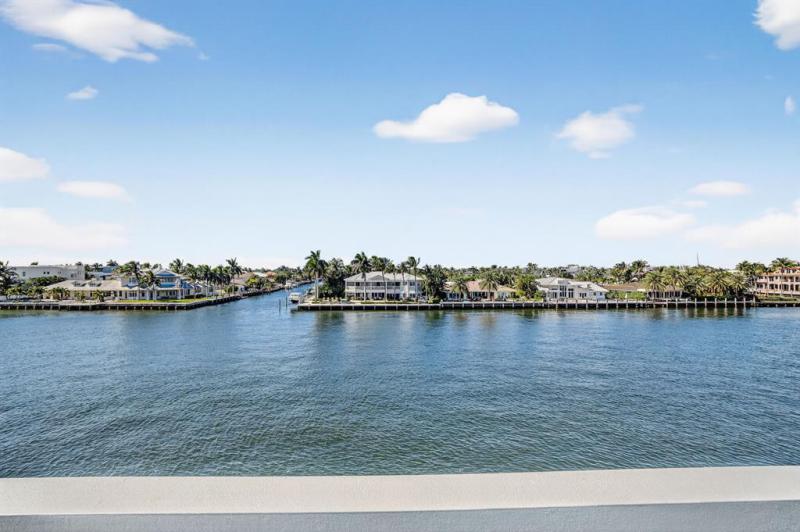  Single Family Homes Photo 17: 3025 NE 25th St  Fort Lauderdale,  FL 33305