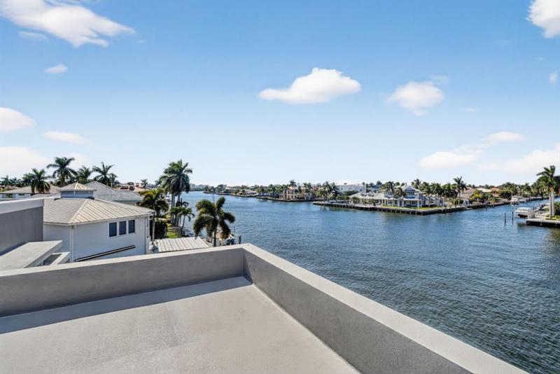  Single Family Homes Photo 21: 3025 NE 25th St  Fort Lauderdale,  FL 33305