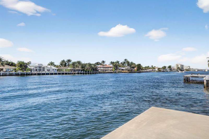  Single Family Homes Photo 30: 3025 NE 25th St  Fort Lauderdale,  FL 33305
