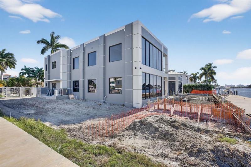  Single Family Homes Photo 31: 3025 NE 25th St  Fort Lauderdale,  FL 33305