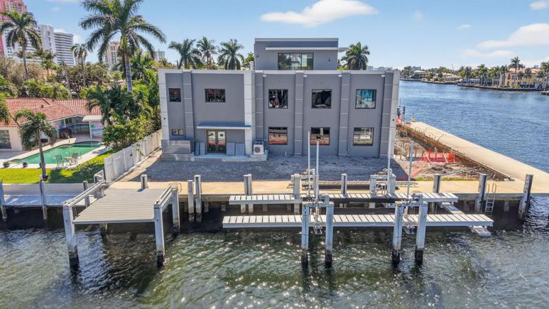  Single Family Homes Photo 44: 3025 NE 25th St  Fort Lauderdale,  FL 33305