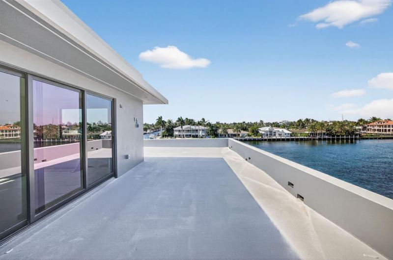  Single Family Homes Photo 6: 3025 NE 25th St  Fort Lauderdale,  FL 33305