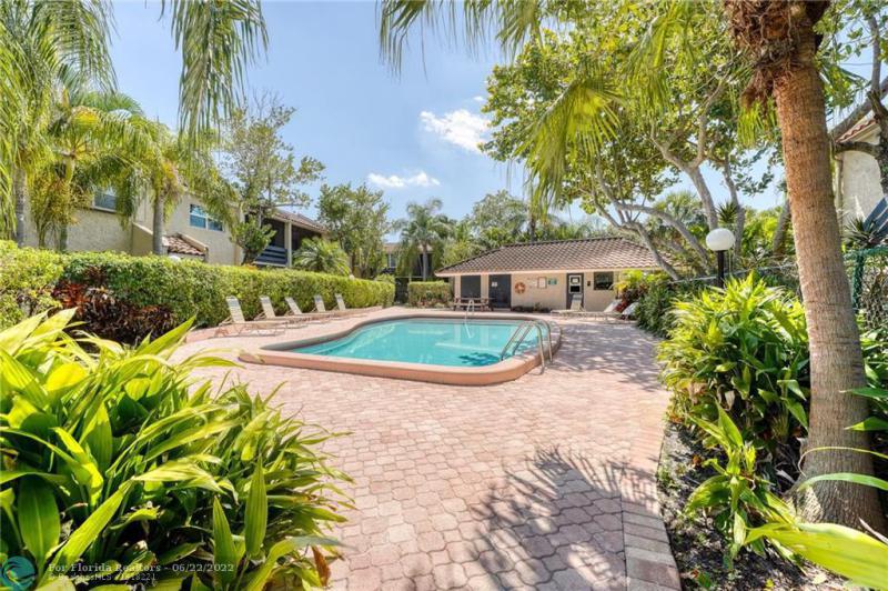  Condo & Townhome Photos