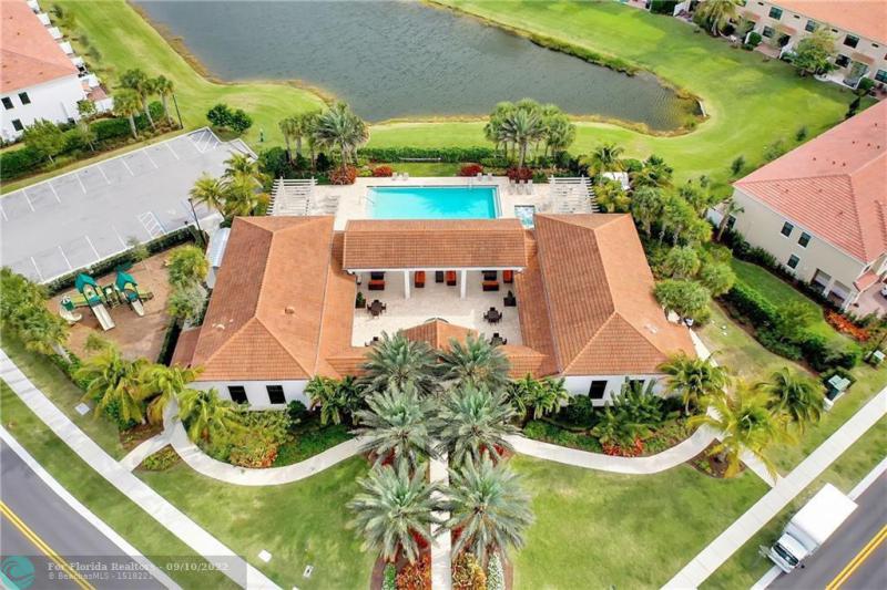  Condo & Townhome Photos