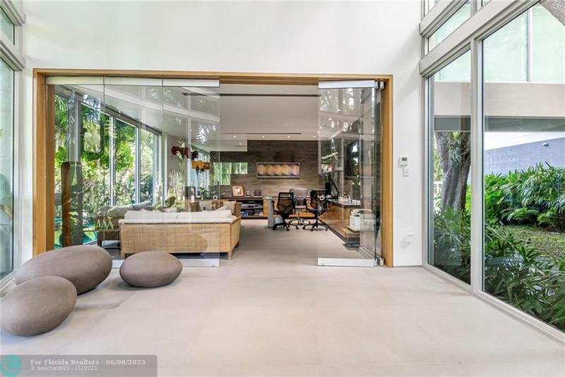  Single Family Homes Photo 11:  Fort Lauderdale,  FL 33301