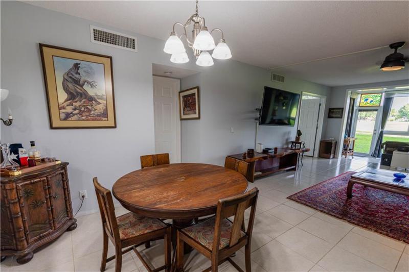  Condo & Townhome Photos