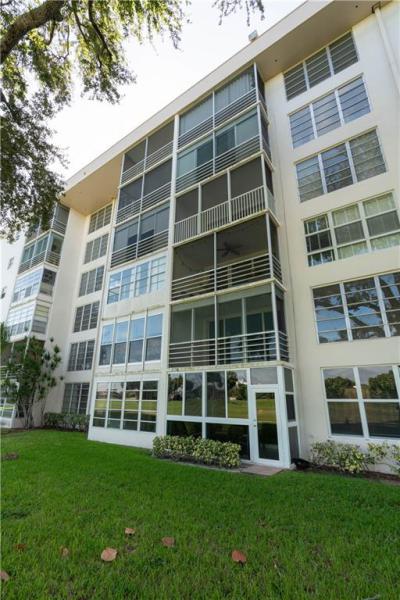  Condo & Townhome Photos