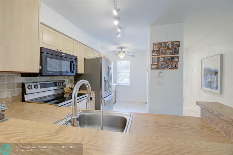 Condo & Townhome Photos