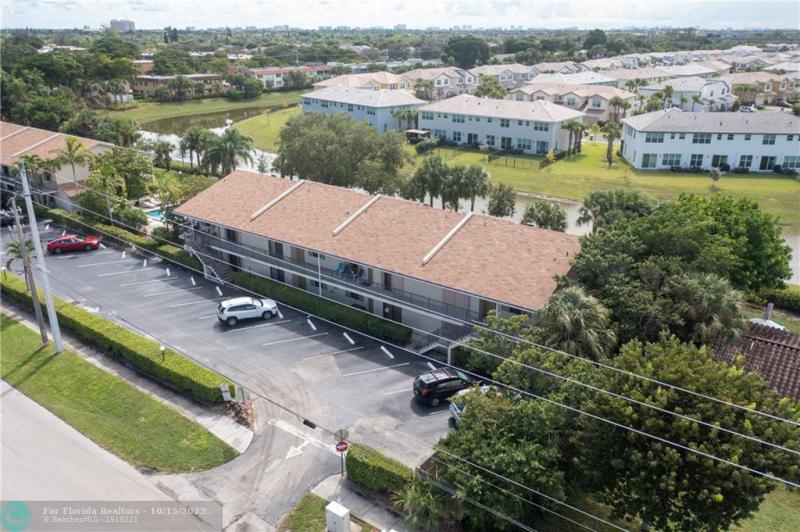  Condo & Townhome Photos