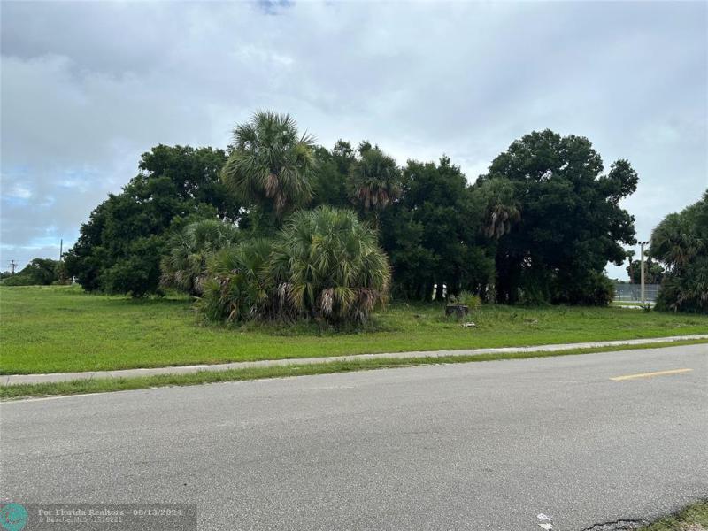  Commercial & Industrial Land Images 