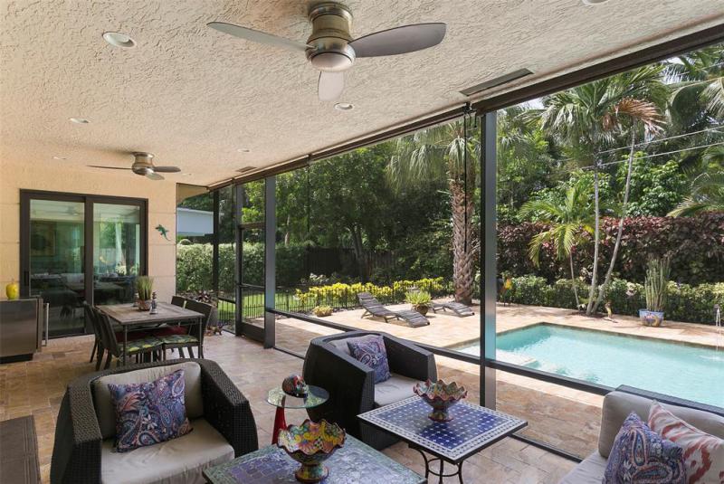  Single Family Homes Photo 11: 2701 NE 2nd Ave  Wilton Manors,  FL 33334