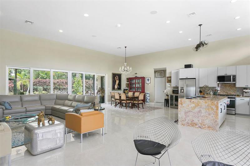  Single Family Homes Photo 16: 2701 NE 2nd Ave  Wilton Manors,  FL 33334