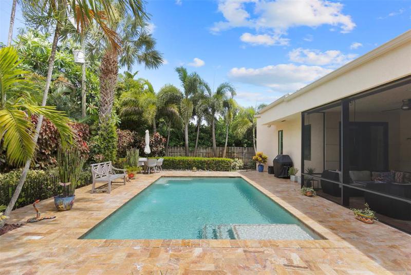  Single Family Homes Photo 5: 2701 NE 2nd Ave  Wilton Manors,  FL 33334