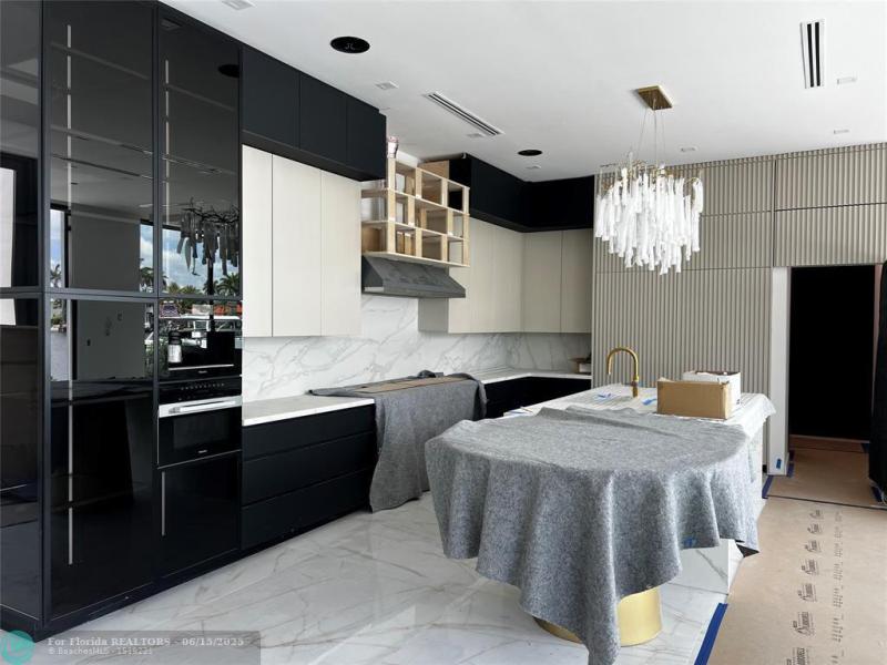  Single Family Homes Photo 10: 1371 W Terra Mar Dr  Pompano Beach,  FL 33062