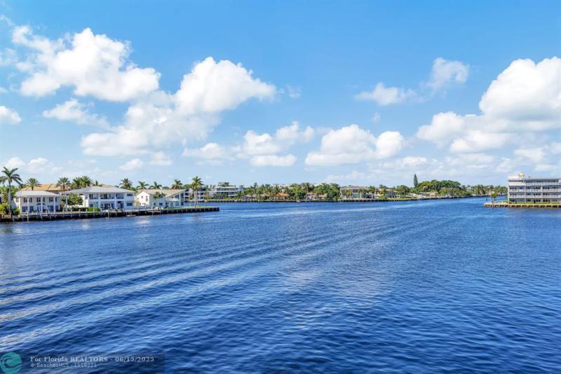  Single Family Homes Photo 5: 1371 W Terra Mar Dr  Pompano Beach,  FL 33062