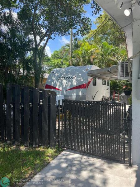 Duplex, Triplex and Fourplex Images