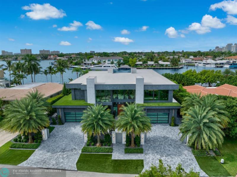  Single Family Homes Photo 11: 671 Middle River Dr  Fort Lauderdale,  FL 33304